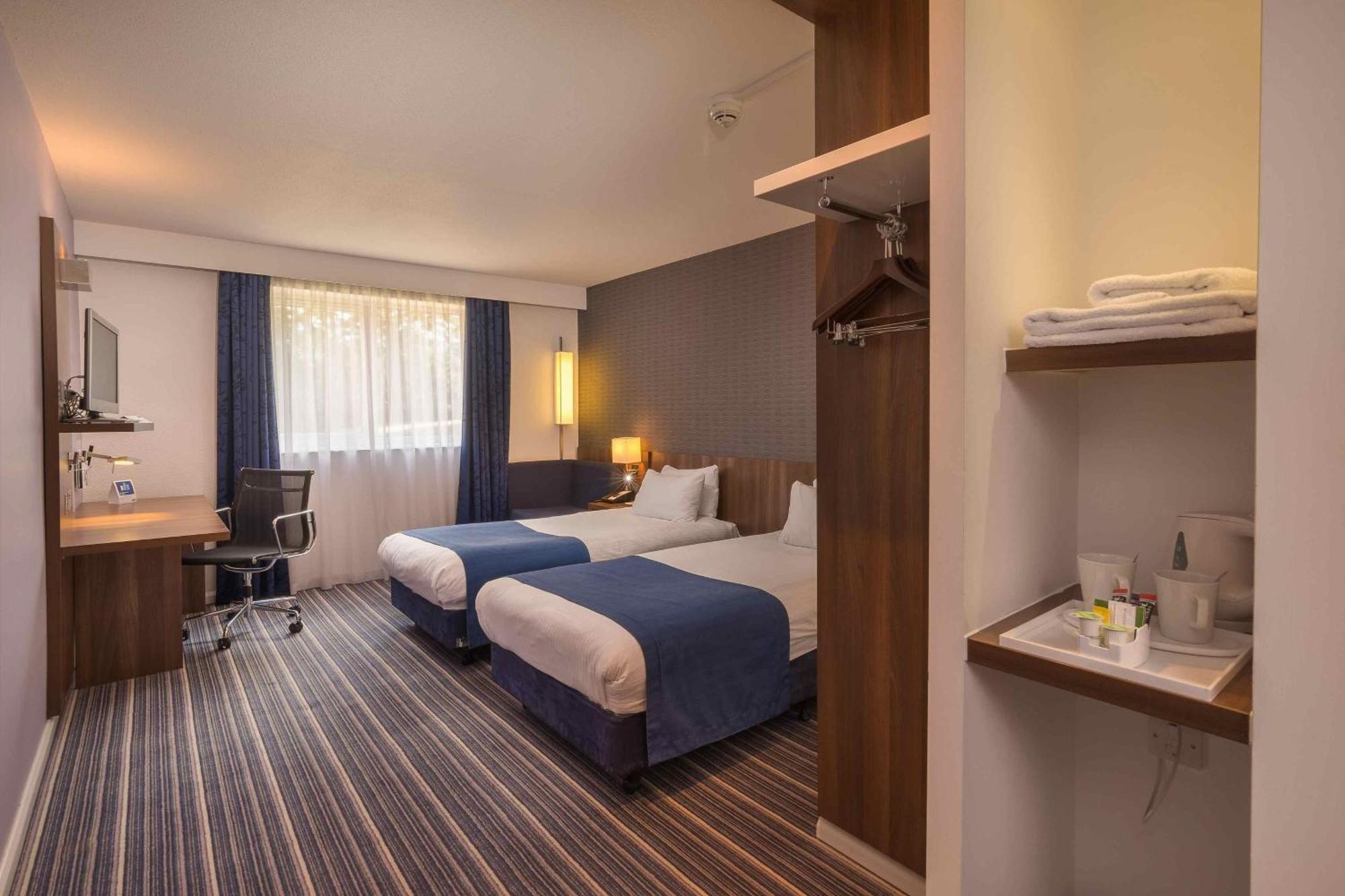 Holiday Inn Express Preston South By Ihg Exterior foto